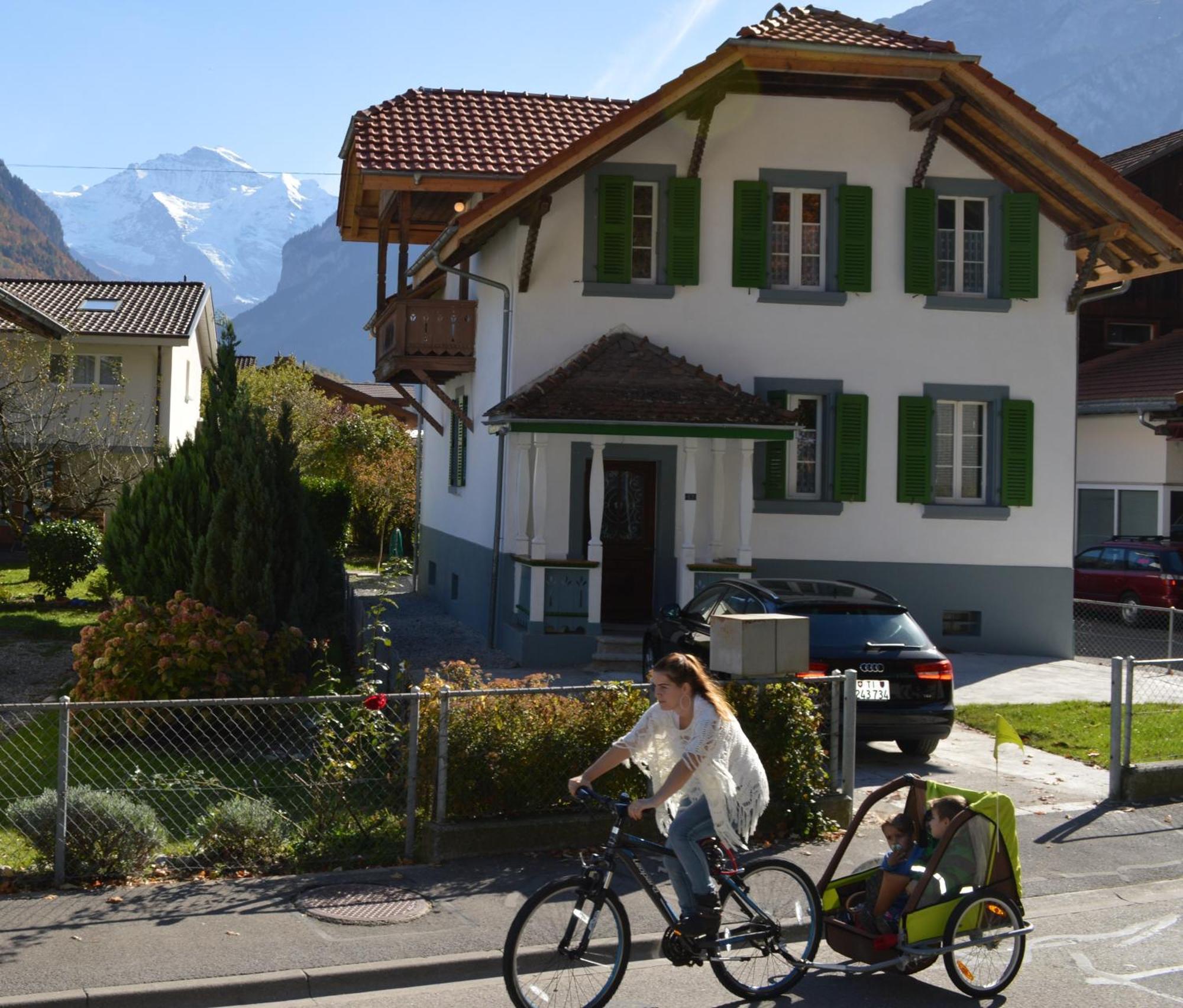 Jungfrau Family Holiday Home Matten bei Interlaken Экстерьер фото